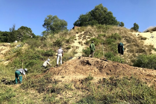 Đặt khảo cổ vào vị trí nền móng