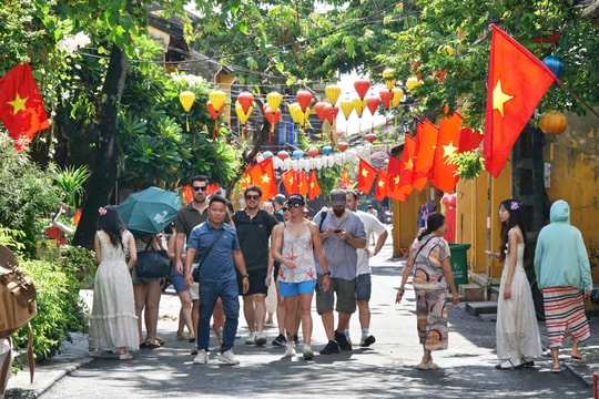 Du lịch Đà Nẵng rộn ràng đón khách trong dịp lễ 2/9