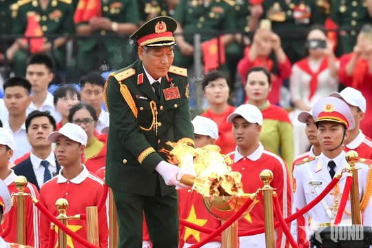 Từ quảng trường Ba Đình, tôi đã thấy Tổ quốc trong tim