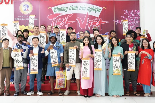 Mở cánh cửa tri thức mới