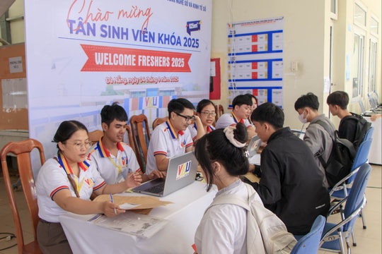 Trường Đại học Công nghệ Thông tin và truyền thông Việt - Hàn đón hơn 1.500 tân sinh viên