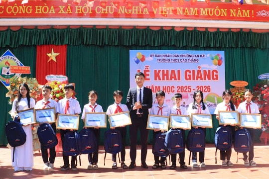 Sacombank triển khai học bổng “Ươm mầm cho những ước mơ” 2025