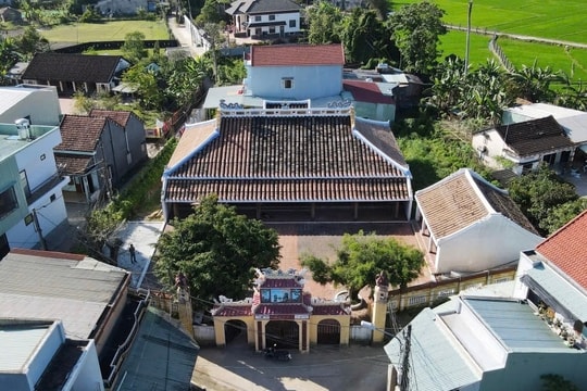 Bền bỉ giữ lễ hội đình làng