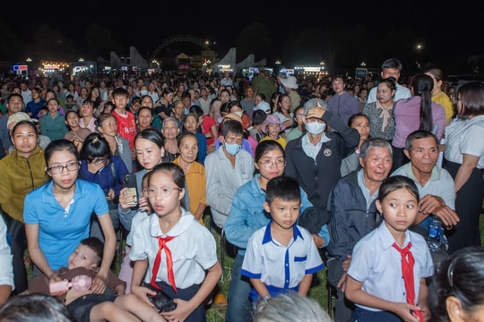 Xã Hiệp Đức tổ chức chương trình nghệ thuật và ra mắt Quỹ Khuyến học, khuyến tài