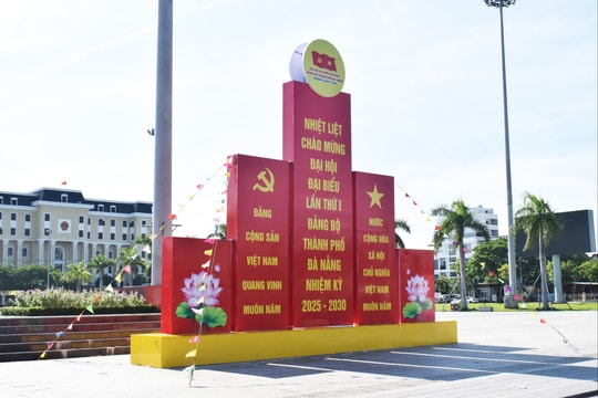 Sôi nổi hoạt động tuyên truyền chào mừng Đại hội Đảng bộ thành phố