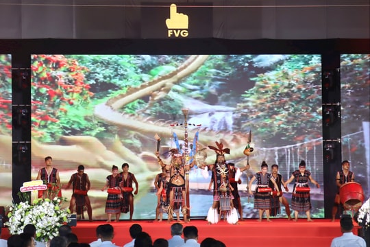 Chuyển động trên cung đường di sản