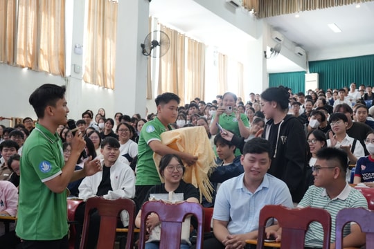 Trang bị kiến thức, kỹ năng cho tân sinh viên