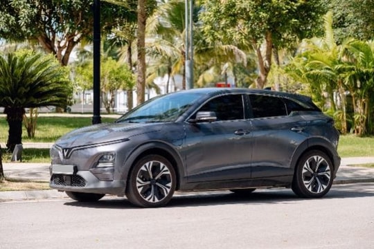 Khách Việt kể chuyện đổi xe xăng sang VinFast VF 6 vì cảm giác lái gây nghiện, chi phí rẻ giật mình