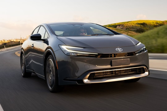 5 mẫu xe PHEV đánh bại mọi lời chê, dân chơi sẵn sàng "xuống tiền" năm 2025