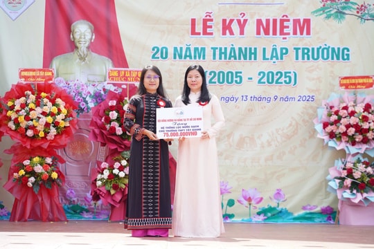 Kỷ niệm 20 năm thành lập Trường THPT Tây Giang