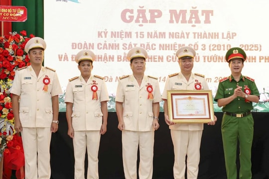 Đoàn Cảnh sát Đặc nhiệm số 3 đón nhận Bằng khen của Thủ tướng Chính phủ