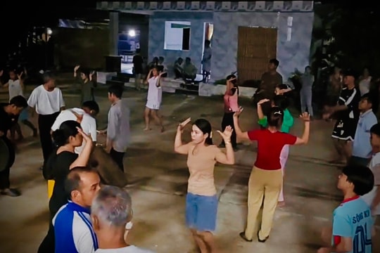 Vùng cao hướng về đại hội