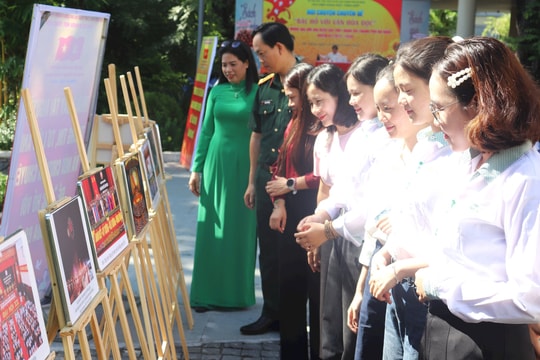 Triển lãm tài liệu và hình ảnh các kỳ Đại hội Đảng và Đảng bộ thành phố Đà Nẵng