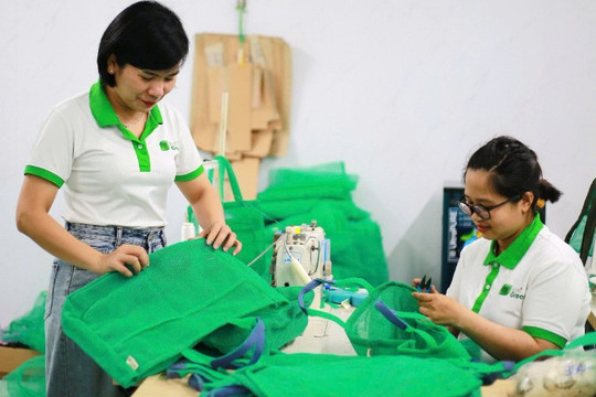 Da Nang turns discarded fishing nets into sustainable shopping bags