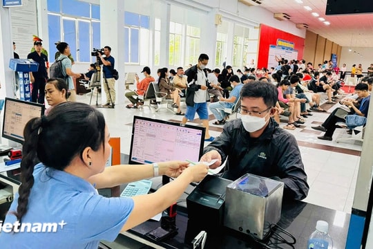 Mở bán vé tàu Tết Bính Ngọ từ 20/9