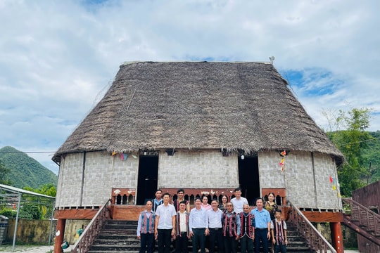 Du lịch sinh thái tạo sinh kế cho đồng bào Cơ Tu