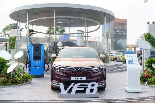 VinFast VF 8: SUV điện 5 chỗ giá được khách hàng Việt đánh giá “đáng mua số 1” phân khúc