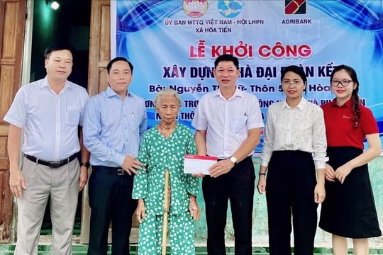 Khởi công xây dựng nhà đại đoàn kết cho gia đình chính sách
