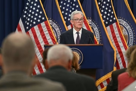 Fed hạ lãi suất, tương lai kinh tế Mỹ vẫn mù mịt