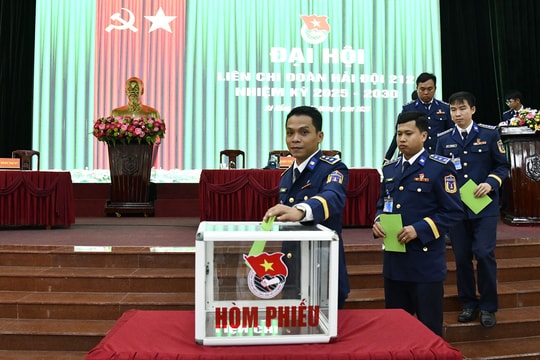 Tuổi trẻ Hải đội 212 tích cực tuyên truyền chống khai thác IUU