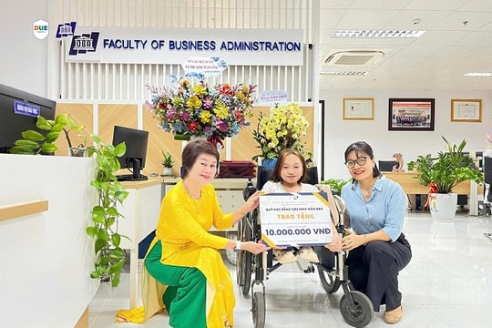 Vượt lên nghịch cảnh để đến giảng đường