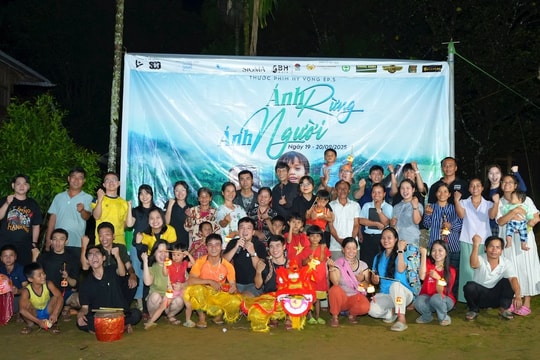 Tết Trung thu đặc biệt với trẻ em làng Aur