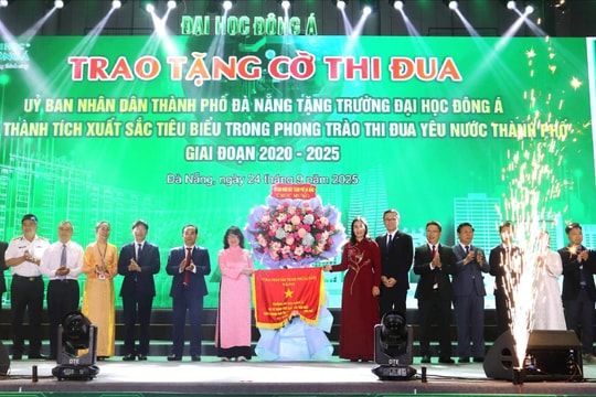 Đại học Đông Á trao học bổng hơn 43 tỷ đồng cho tân sinh viên