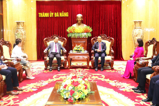 Deputy Secretary of Da Nang Party Committee receives Laos’ Pasaxon Newspaper delegation