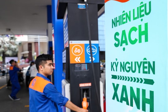Giá xăng dầu hôm nay 25/9: Giá dầu tăng vọt