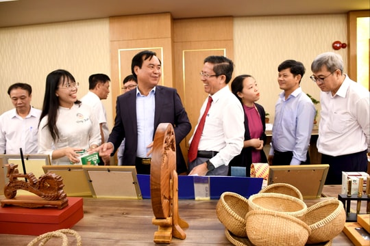 Tìm giải pháp tiếp tục bảo tồn và phát triển làng nghề