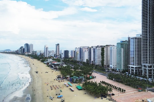 Đà Nẵng xử lý mùi hôi và nước thải tràn ra biển