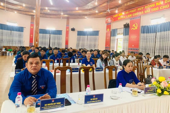 Thanh niên xã Đông Giang trồng 12.000 cây xanh