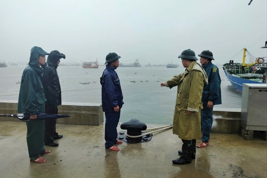 Lực lượng quân đội, biên phòng sẵn sàng giúp dân ứng phó bão số 10