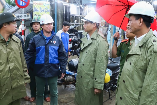 Lãnh đạo thành phố kiểm tra, đôn đốc công tác ứng phó bão số 10