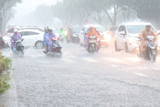 Đà Nẵng còn mưa to, nguy cơ xảy ra sạt lở và lũ quét rất cao ở 47 phường, xã