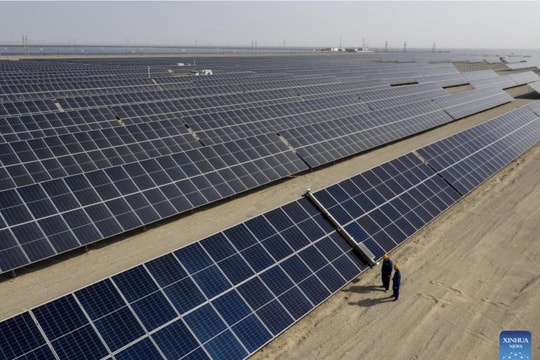 Tân Cương (Trung Quốc): Từ sa mạc thành trung tâm năng lượng xanh