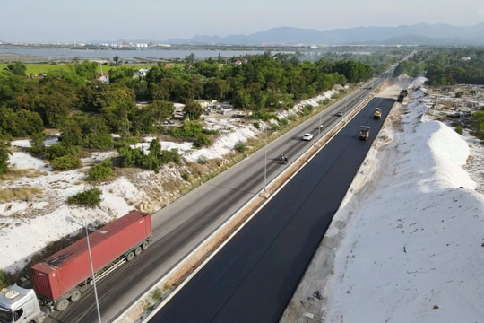 Dự án thành phần 1 hoàn thiện đường ven biển 129: Khó có thể thông xe vào cuối năm 2025