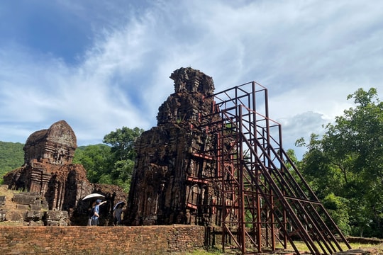 Nỗi lo tháp B3 Mỹ Sơn nghiêng đổ