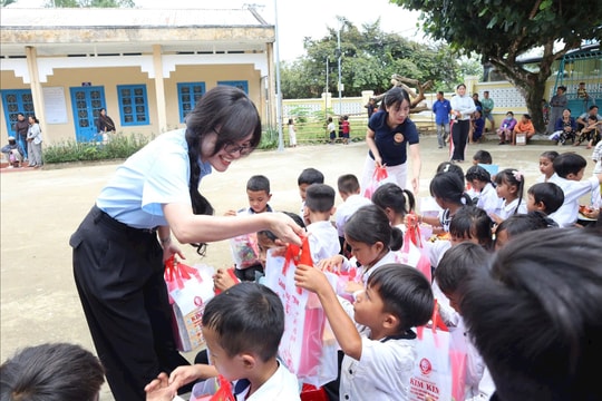 Vào hội trăng thu