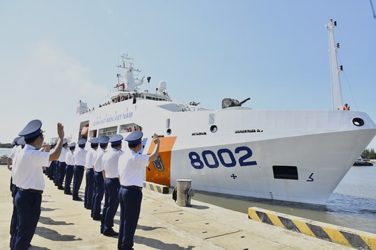 Tàu CSB 8002 lên đường thăm và làm việc tại Philippines