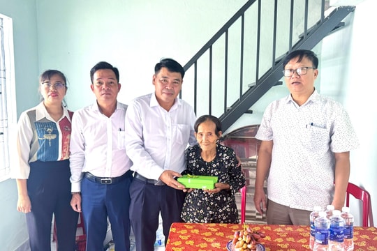 Các địa phương thăm, tặng quà cho người cao tuổi