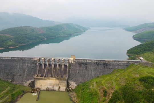 Đà Nẵng yêu cầu các hồ thủy điện vận hành hạ mực nước đón lũ