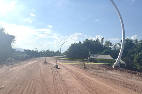 Cầu xây xong, chờ... đường dẫn