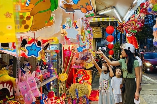 Nhiều hoạt động đặc sắc tại Hội Tết Trung thu Ất Tỵ 2025 ở phố cổ Hội An