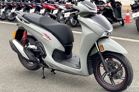 Giá xe SH mới nhất tháng 10/2025: SH 160i và SH 350i 'xuyên thủng' giá đề xuất