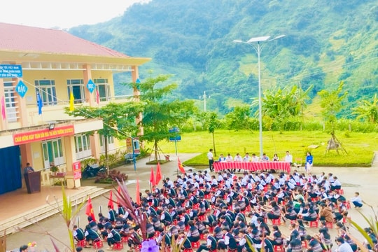 Cùng vào cuộc vận động học sinh quay lại trường