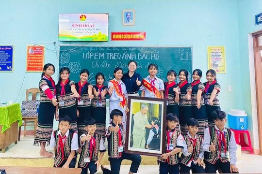 Xây trường nội trú, nâng bước học trò vùng biên