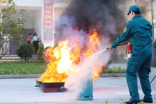 Tuyên truyền, thực tập phương án chữa cháy, cứu nạn cứu hộ cho lực lượng an ninh cơ sở