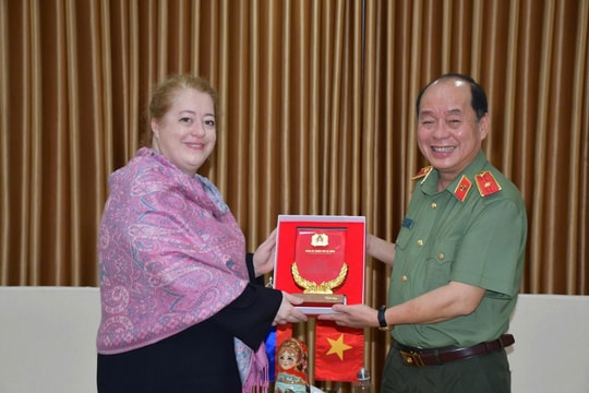 Tổng Lãnh sự Liên bang Nga thăm, làm việc với Công an thành phố Đà Nẵng