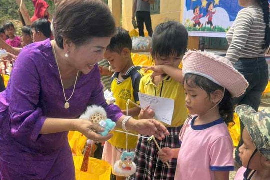 Trao tặng hệ thống lọc nước sạch cho Trường Tiểu học Thạnh Mỹ